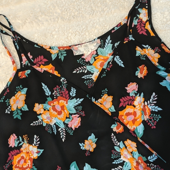 Pink Rose Floral Tank - Picture 2 of 2